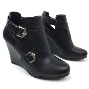 Shoedazzle Black Ankle Boot Wedges 7.5
